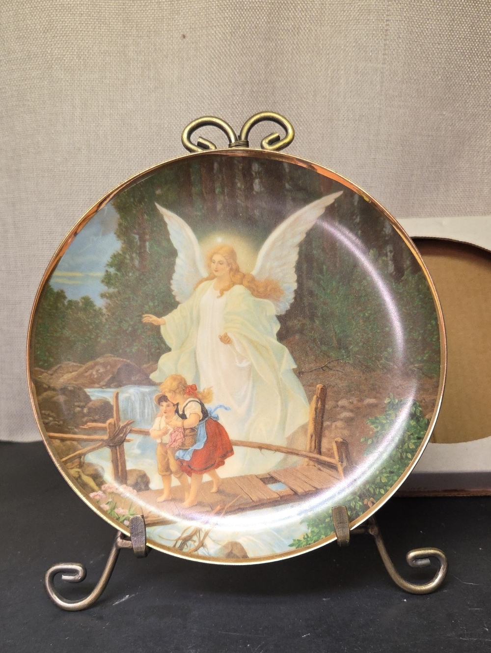 Victorian Guardian Angels Collector Plate Safe Passage - Diamond‎ Collection?